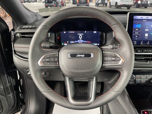 Used 2024 Jeep Compass Trailhawk w/ Trailhawk Elite Group image 18