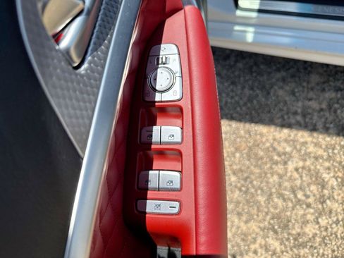 Used 2022 Genesis G70 3.3T Launch Edition RWD image 5