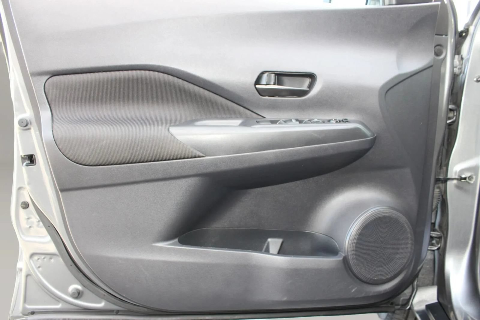 Used 2024 Nissan Kicks S FWD image 8