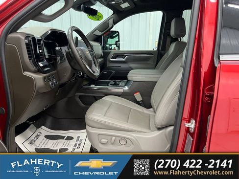 Used 2025 Chevrolet Silverado 3500 LTZ w/ LTZ Premium Package AWD/4WD image 9
