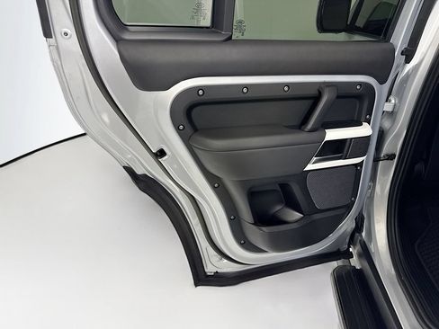 Certified 2023 Land Rover Defender 110 SE AWD/4WD image 26