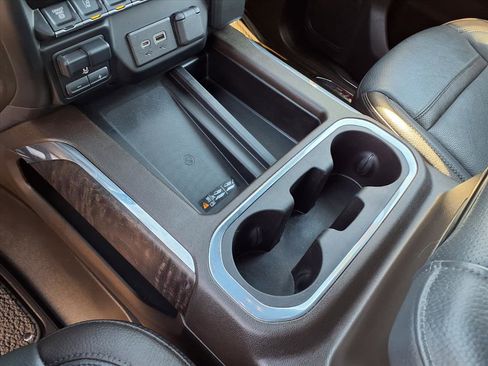 Used 2022 GMC Sierra 3500 Denali image 13