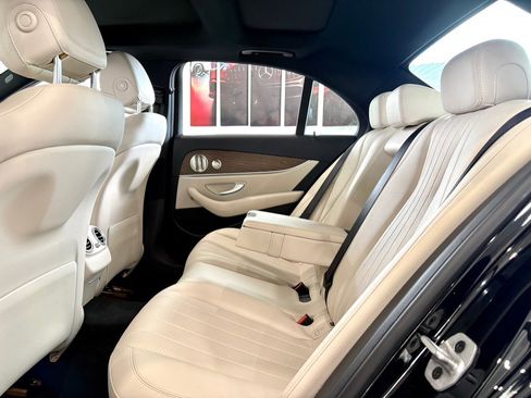 Used 2023 Mercedes-Benz E 350 4MATIC Sedan image 14