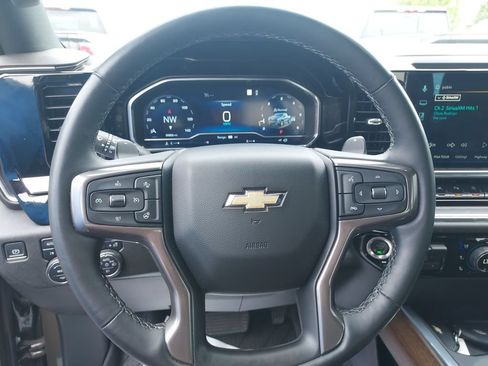 Used 2023 Chevrolet Silverado 1500 High Country w/ High Country Premium Package AWD/4WD image 17