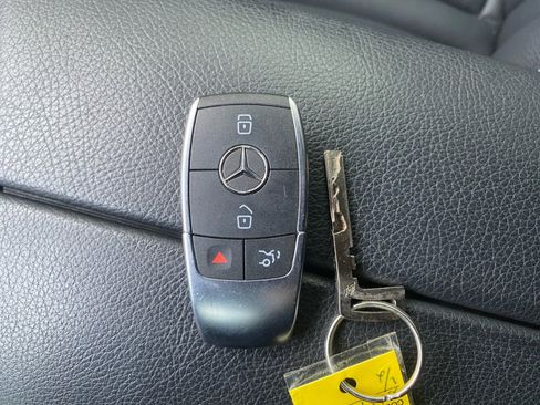 Used 2022 Mercedes-Benz GLC 300 image 33