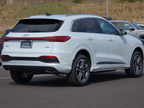New 2025 Audi Q5 Premium image 3