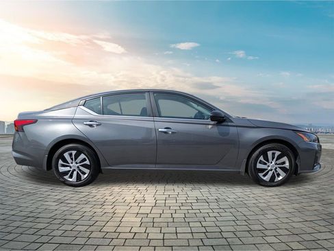 Certified 2025 Nissan Altima 2.5 S image 4