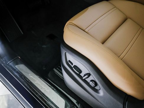 New 2026 Porsche Cayenne Coupe AWD/4WD image 14