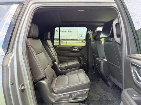 Used 2021 Chevrolet Suburban High Country w/ Premium Package 2 AWD/4WD image 9