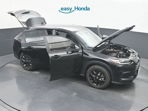 Used 2025 Honda HR-V Sport image 39