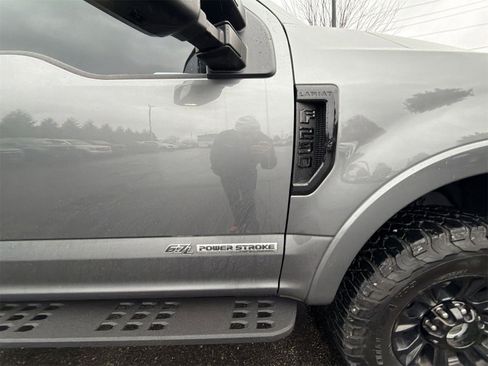 Used 2022 Ford F250 Lariat w/ Tremor Off-Road Package image 27