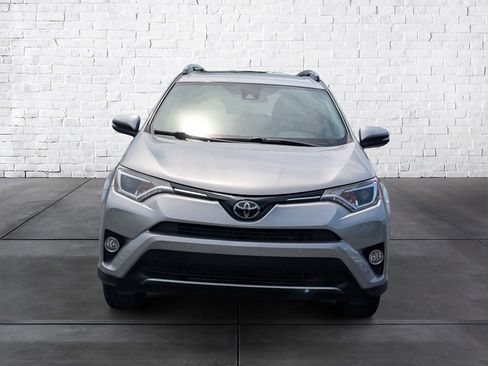 Used 2018 Toyota RAV4 XLE FWD image 3