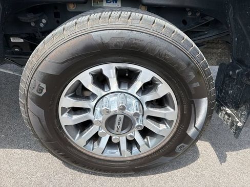 Used 2022 Ford F250 Lariat w/ Lariat Ultimate Package AWD/4WD image 17