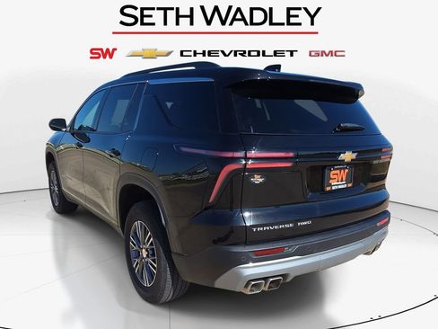 Used 2026 Chevrolet Traverse LT AWD/4WD image 5