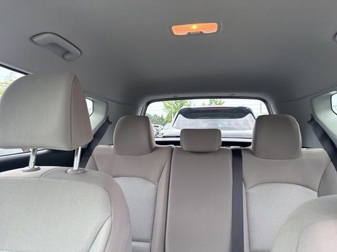 Certified 2025 Kia Soul LX w/ LX Technology Package FWD image 8