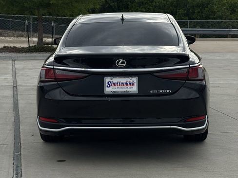 Used 2024 Lexus ES 300h w/ Premium Package FWD image 7