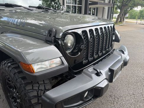 Used 2021 Jeep Gladiator Willys image 10