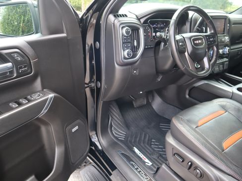 Used 2020 GMC Sierra 1500 AT4 w/ AT4 Premium Package AWD/4WD image 3