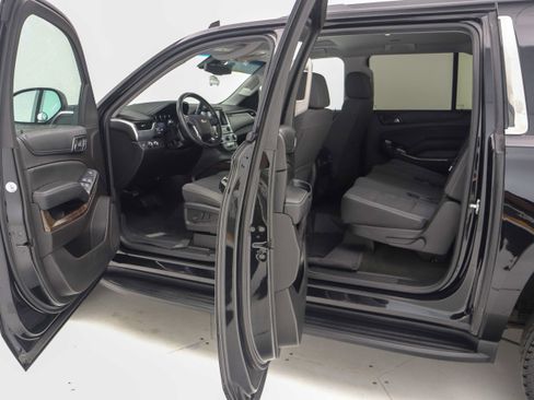 Used 2017 Chevrolet Suburban 3500 LS w/ Driver Alert Package AWD/4WD image 17
