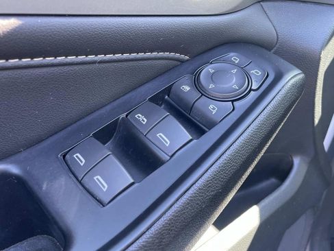 Used 2023 Chevrolet Traverse LT w/ LT Premium Package image 17