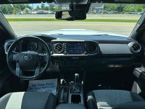 Used 2022 Toyota Tacoma TRD Sport w/ Technology Package AWD/4WD image 27