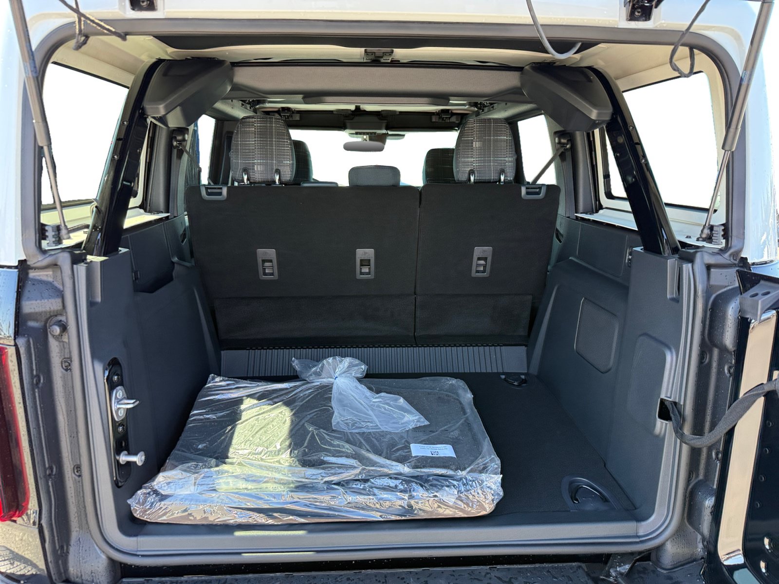 New 2026 Ford Bronco Heritage Edition AWD/4WD image 17