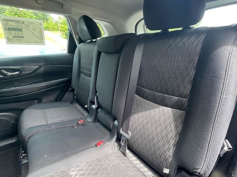 Used 2018 Nissan Rogue S AWD/4WD image 20