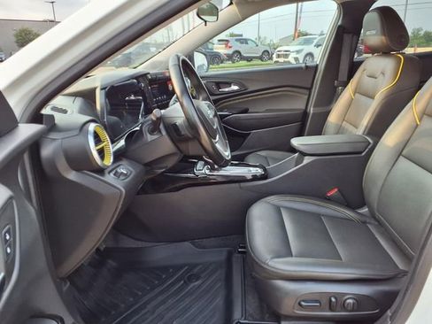 Used 2024 Chevrolet Trax ACTIV w/ Sunroof Package FWD image 7