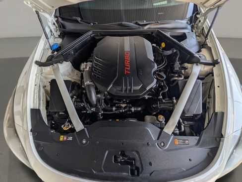 Used 2018 Kia Stinger GT2 RWD image 13