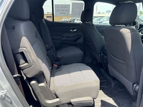 Used 2023 Chevrolet Traverse LT FWD image 25