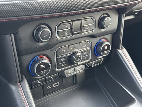 Used 2022 Chevrolet Tahoe RST w/ Sport Performance Package image 6