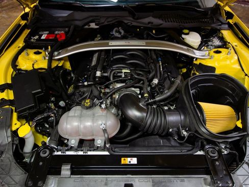 Used 2016 Ford Mustang Shelby GT350 w/ Technology Package image 30