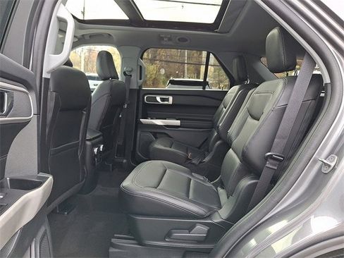 Certified 2022 Ford Explorer XLT w/ Equipment Group 202A image 12