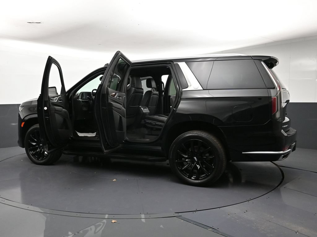 Used 2022 Cadillac Escalade Luxury w/ LPO, Illumination Package AWD/4WD image 35