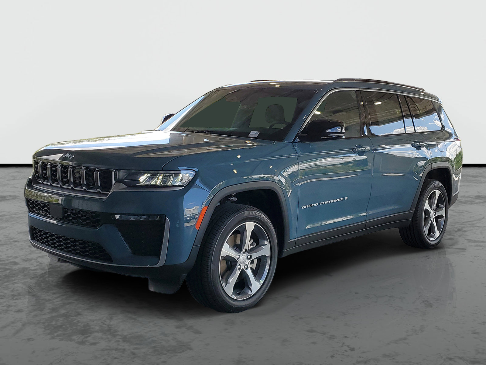 New 2026 Jeep Grand Cherokee L Limited w/ Trailer Tow Package AWD/4WD image 4