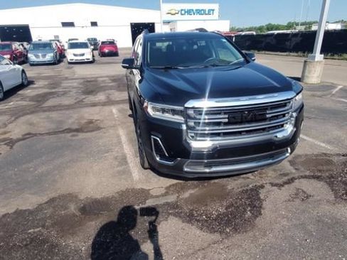 Certified 2023 GMC Acadia SLE w/ Driver Convenience Package FWD image 3