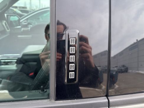 Used 2019 Ford F150 Lariat w/ Equipment Group 502A Luxury image 14