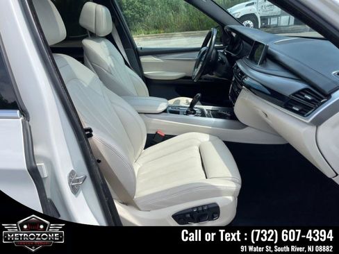 Used 2017 BMW X5 xDrive50i w/ Executive Package AWD/4WD image 23
