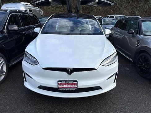 Used 2022 Tesla Model X Plaid image 13