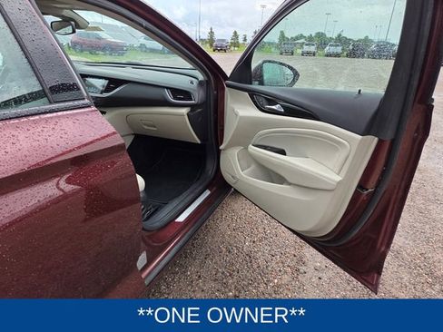 Used 2018 Buick Regal Essence w/ Driver Confidence Package #1 AWD/4WD image 14
