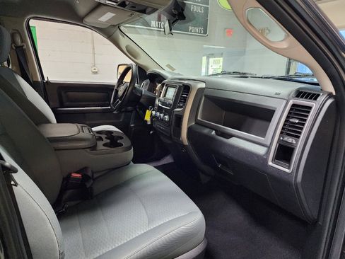 Used 2017 RAM 1500 Express AWD/4WD image 25
