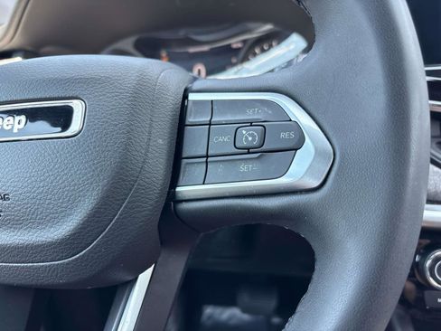 Used 2024 Jeep Compass Latitude AWD/4WD image 15