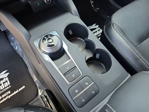 Used 2020 Ford Escape Titanium image 19