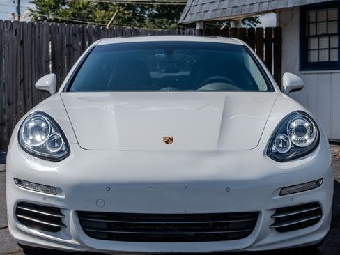 Used 2016 Porsche Panamera 4S w/ Premium Package Plus image 8