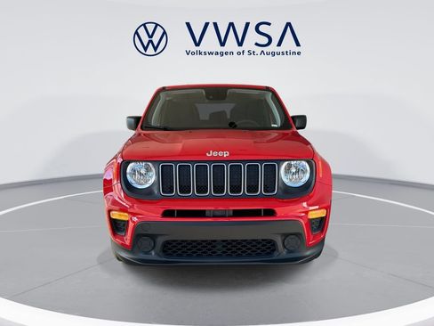 Used 2023 Jeep Renegade Latitude AWD/4WD image 3