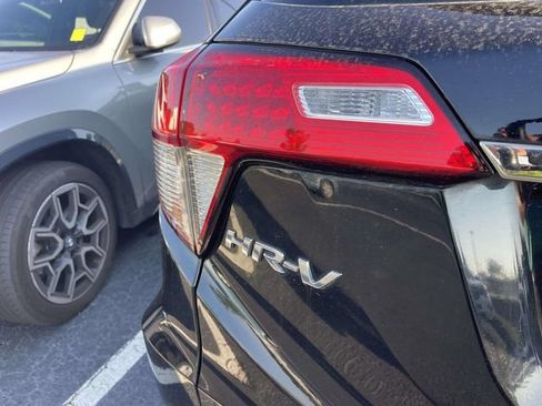 Used 2022 Honda HR-V LX image 11