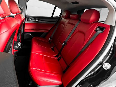 Used 2020 Alfa Romeo Stelvio Ti w/ Active Blind Spot Package image 18