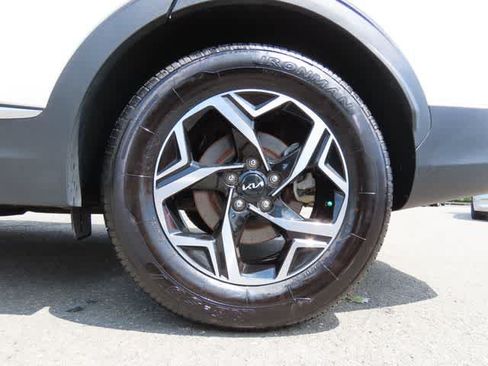 Used 2023 Kia Sportage LX AWD/4WD image 9