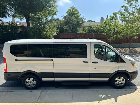 Used 2018 Ford Transit 350 XLT RWD image 7