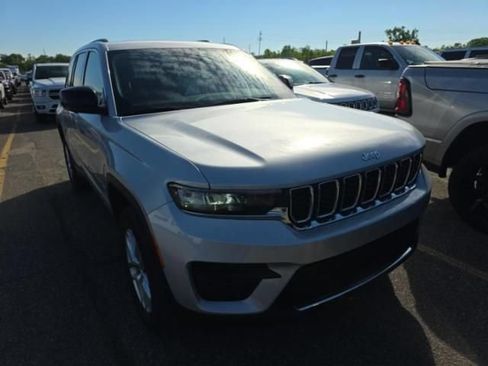 Certified 2023 Jeep Grand Cherokee Laredo w/ Luxury Tech Group I AWD/4WD image 1